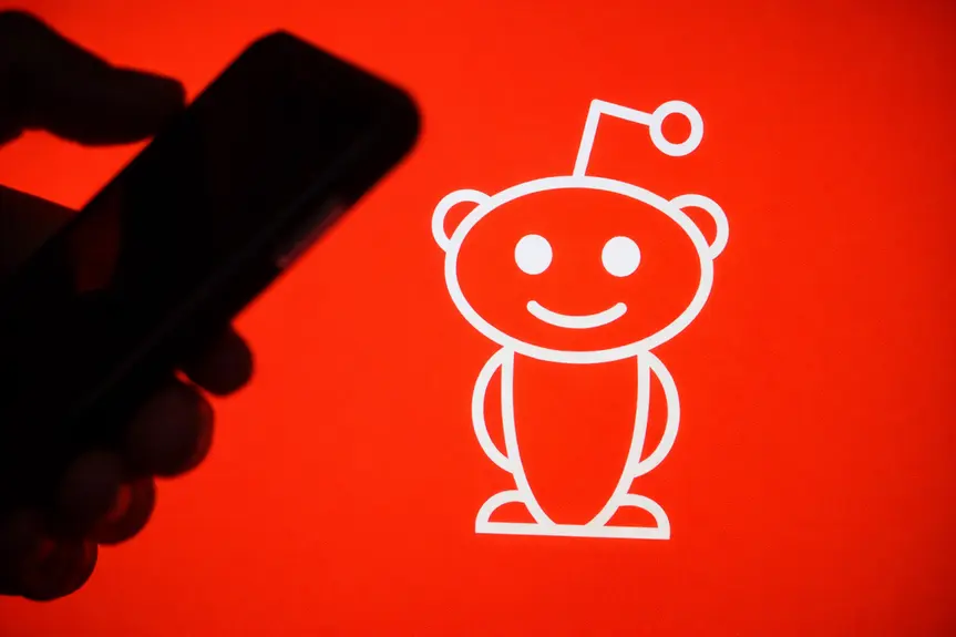 Reddit’s Shift to a Logged-In Experience: What You Need to Know